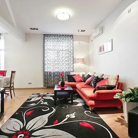 Apartment Nezavisimosti Vip Apartament