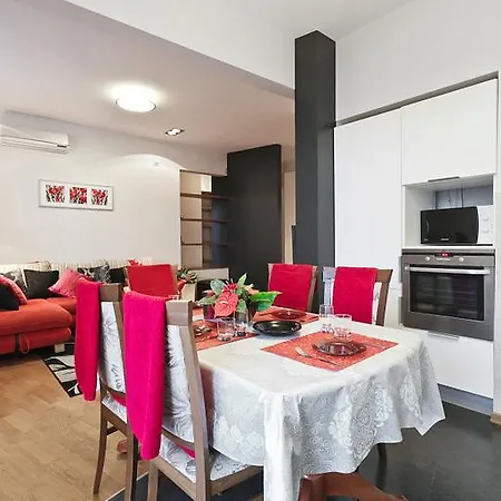 Nezavisimosti Vip Apartament Daire